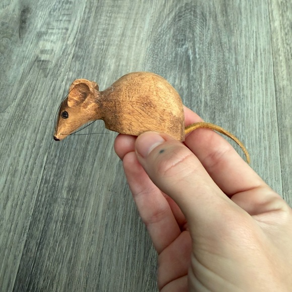Vintage Brown Wooden Mouse Sculpture - Picture 4 of 16